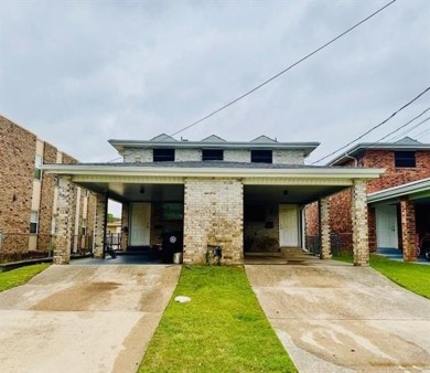 Lake Townhome/Townhouse For Sale in New Orleans, Louisiana