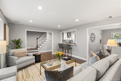 Set on a beautifully landscaped property with wonderful curb - photo 4