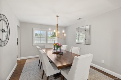 Set on a beautifully landscaped property with wonderful curb - photo 5