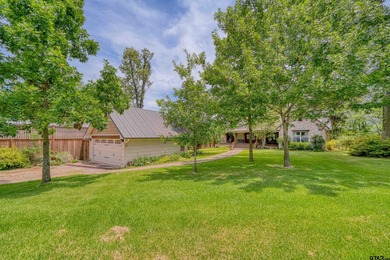 Awesome custom-built waterfront home on beautiful Lake Cypress - photo 2