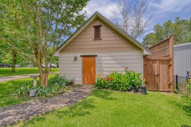 Awesome custom-built waterfront home on beautiful Lake Cypress - photo 5