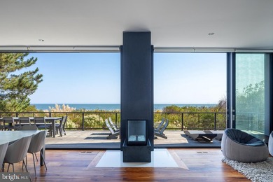 A singular achievement in modern coastal architecture, this - photo 10