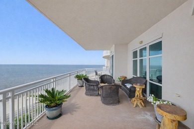 EXPERIENCE ULTIMATE COASTAL LUXURY IN THIS STUNNING BEACHFRONT - photo 33