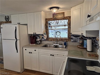 Priced for immediate sale! IMMACULATE, meticulously maintained - photo 9