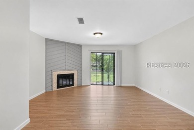 Discover the perfect blend of comfort and convenience in this - photo 3