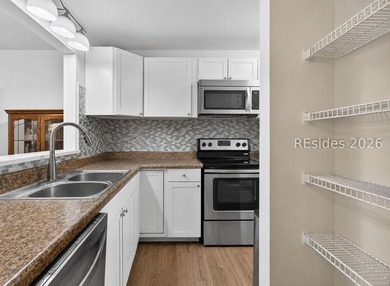 Discover the perfect blend of comfort and convenience in this - photo 4