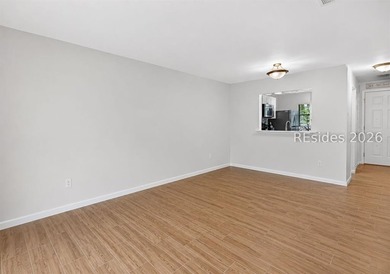 Discover the perfect blend of comfort and convenience in this - photo 6