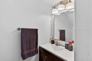 Discover the perfect blend of comfort and convenience in this - photo 7