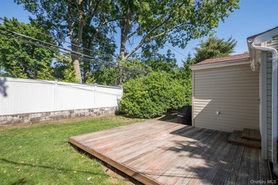 Welcome to Briarcliff! This charming Cape offers 3 Bedrooms, 2 - photo 5