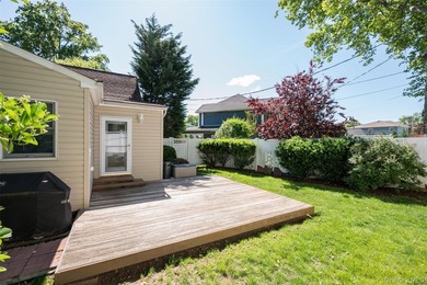 Welcome to Briarcliff! This charming Cape offers 3 Bedrooms, 2 - photo 6