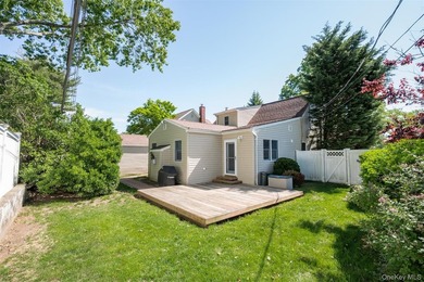 Welcome to Briarcliff! This charming Cape offers 3 Bedrooms, 2 - photo 7