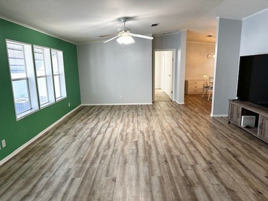 (private lake, pond, creek) Home For Sale in St. Petersburg Florida