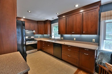 Experience the charm of this meticulously maintained and - photo 8