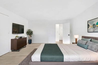 Prestigious Boulevard East top floor unit with breathtaking NYC - photo 12