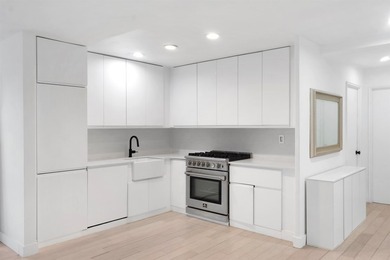 Prestigious Boulevard East top floor unit with breathtaking NYC - photo 14