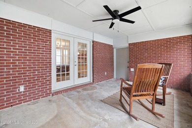Welcome home to this surprisingly spacious 4 bedroom, 2 bath - photo 15