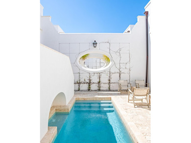 Designed by Khoury Vogt Architects and built by Alys Beach - photo 17