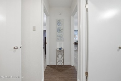 Welcome home to this surprisingly spacious 4 bedroom, 2 bath - photo 17