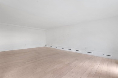 Prestigious Boulevard East top floor unit with breathtaking NYC - photo 18