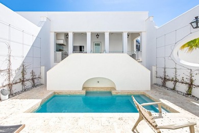 Designed by Khoury Vogt Architects and built by Alys Beach - photo 19