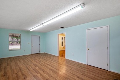 Welcome to this remarkable 3-bedroom, 2-bath home offering - photo 4