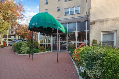 Prestigious Boulevard East top floor unit with breathtaking NYC - photo 30