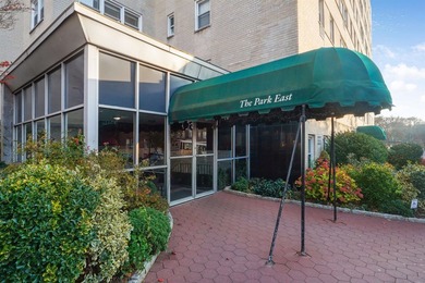 Prestigious Boulevard East top floor unit with breathtaking NYC - photo 31