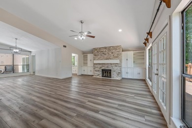 Welcome to your beautifully updated home in the highly - photo 4