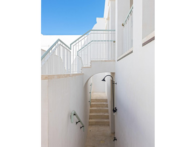 Designed by Khoury Vogt Architects and built by Alys Beach - photo 40