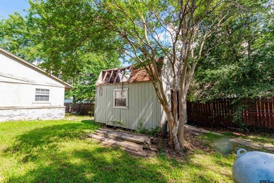 Welcome to this waterfront opportunity on Lake Holbrook - photo 3