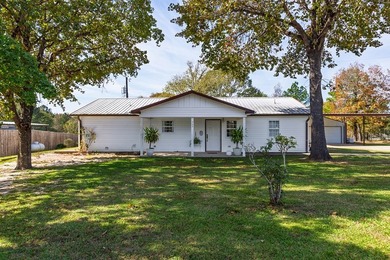 Total package deal here - This property features 2 TWO living - photo 4