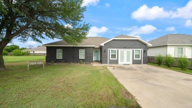 Cedar Creek Lake Home For Sale in Gun Barrel City Texas