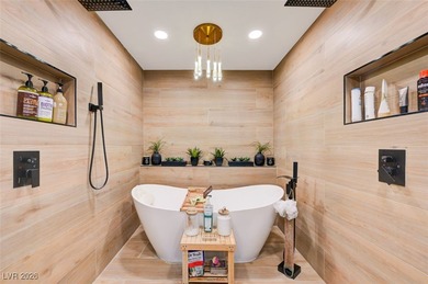 BEAUTIFUL SINGLE-STORY HOME LOCATED IN THE PRESTIGIOUS GATED