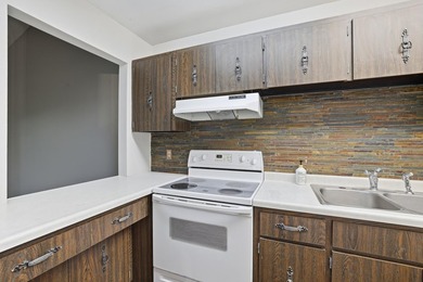 Enjoy easy one-level living in this spacious 2-bedroom - photo 9