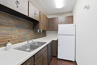 Enjoy easy one-level living in this spacious 2-bedroom - photo 10