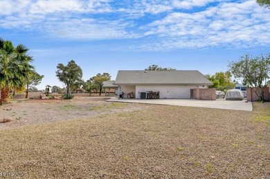 BEAUTIFUL SINGLE-STORY HOME LOCATED IN THE PRESTIGIOUS GATED