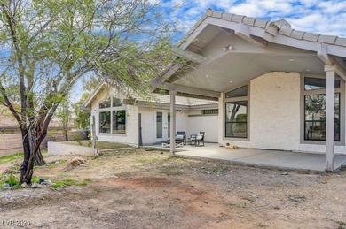 BEAUTIFUL SINGLE-STORY HOME LOCATED IN THE PRESTIGIOUS GATED