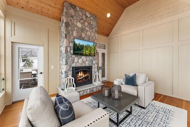 Experience the pinnacle of lakeside luxury with this - photo 42