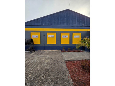 This 4300 SF Auto Repair business in a free standing Building - photo 3
