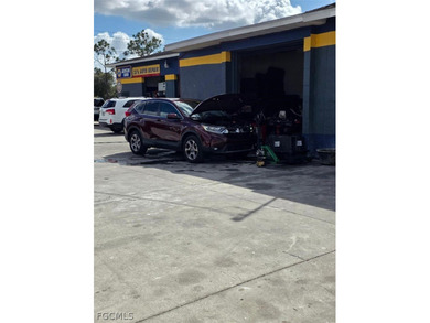This 4300 SF Auto Repair business in a free standing Building - photo 4
