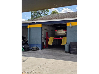 This 4300 SF Auto Repair business in a free standing Building - photo 7
