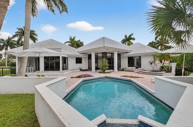 One-story home with 3 bedrooms + office on an OVERSIZED LOT in - photo 7