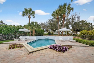 One-story home with 3 bedrooms + office on an OVERSIZED LOT in - photo 8
