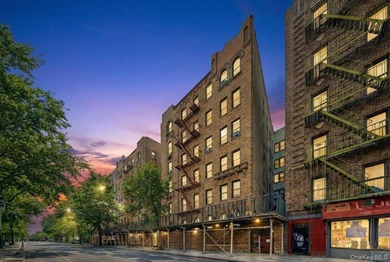 JUST REDUCED!!! FULLY RENOVATED!!! 1-bedroom, 1-bath co-op - photo 17