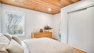 Coastal Sophistication: Modern Masterpiece in Sag Harbor Village - photo 18