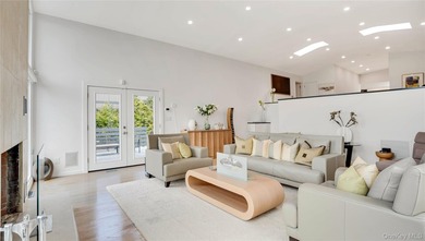 Coastal Sophistication: Modern Masterpiece in Sag Harbor Village - photo 19