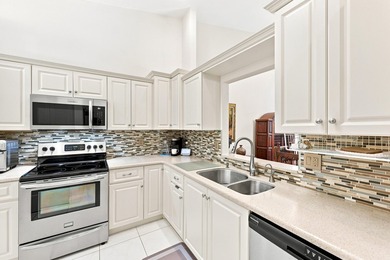 Welcome to this charming 2-bedroom, 2-bathroom villa located in - photo 20