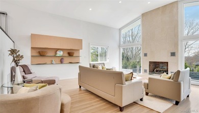 Coastal Sophistication: Modern Masterpiece in Sag Harbor Village - photo 21