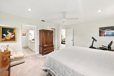 Welcome to this charming 2-bedroom, 2-bathroom villa located in - photo 29