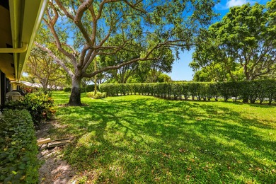 Welcome to this charming 2-bedroom, 2-bathroom villa located in - photo 37